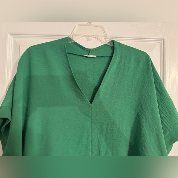 JODIFI Women’s Green Shirt ~ Size Small but oversized L/XL fit - Picture 3 of 8